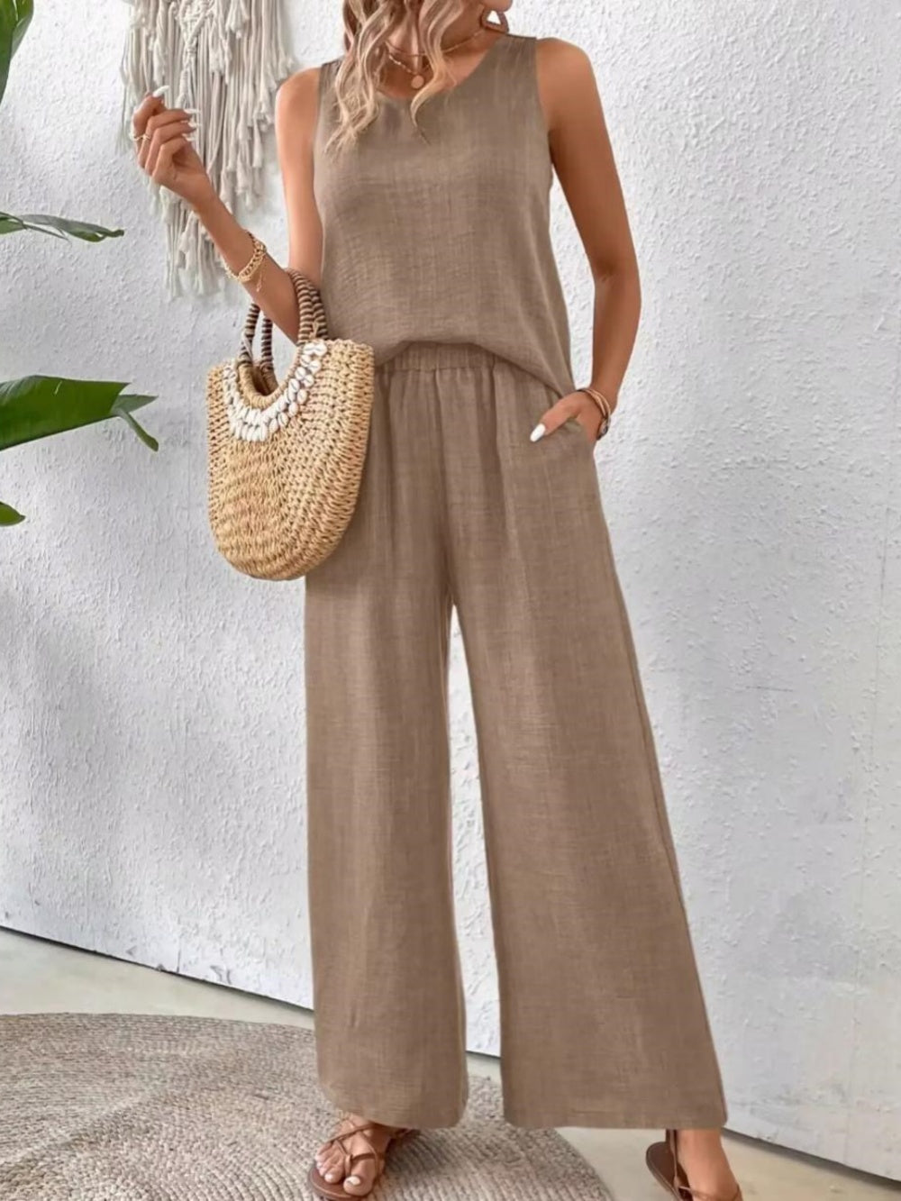 Solid color back hollow lace set