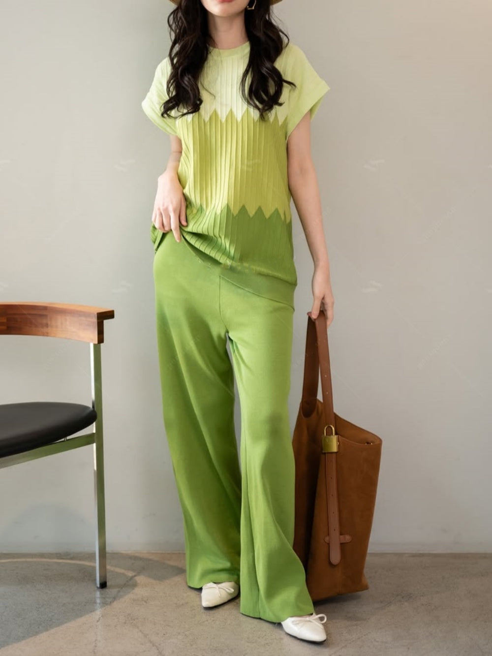 Contrast color crew neck sweater wide leg pants suit